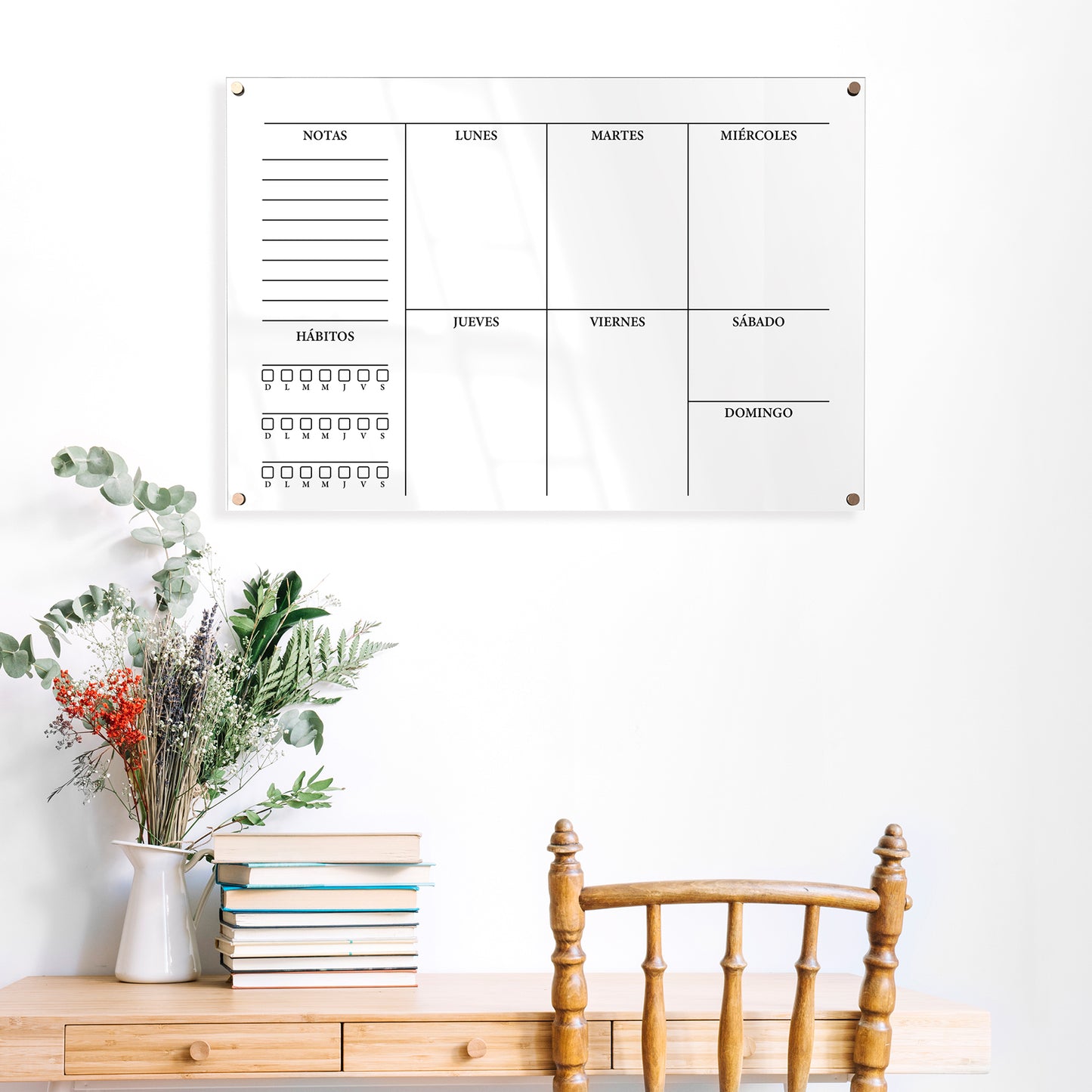 Planificador semanal de acrílico transparente con soportes de aluminio, diseño moderno y elegante. Ideal para organizar tareas, metas y actividades. Incluye marcador borrable. Envío gratis en compras en línea